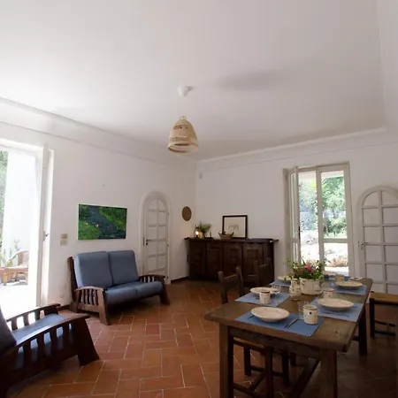 Wowhomes Seafront Villas Castro *